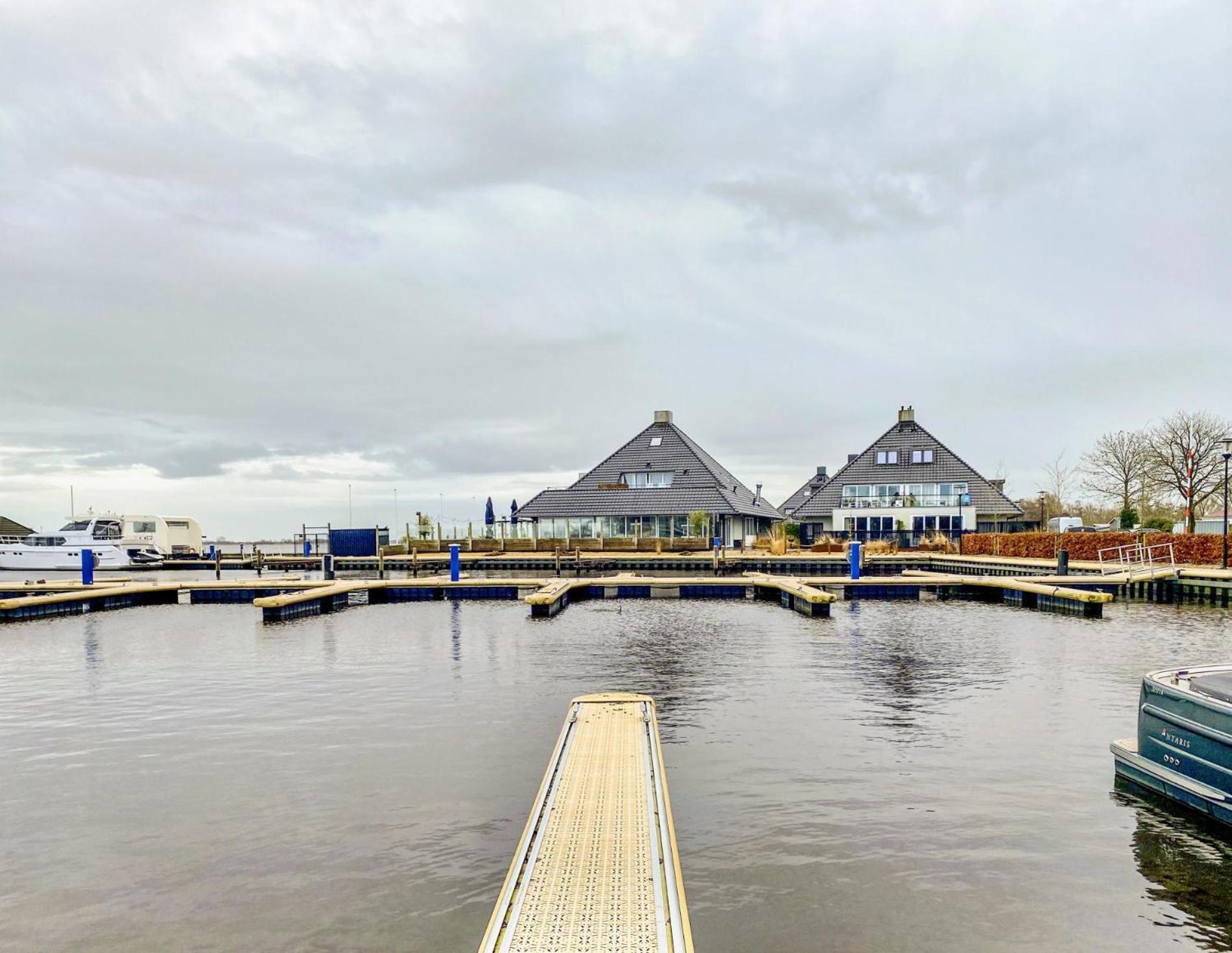 Houseboat Blue Sneekermeer Offingawier 外观 照片